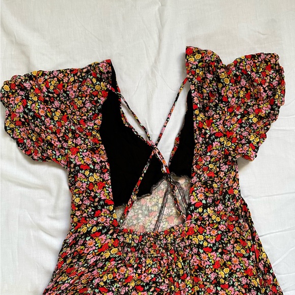 Fun maxi floral dress. - Picture 3 of 5